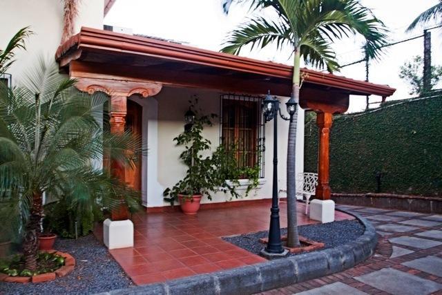 Altos De Fontana Otel Managua Oda fotoğraf