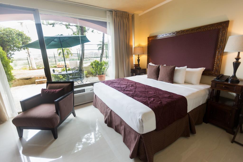Altos De Fontana Otel Managua Oda fotoğraf